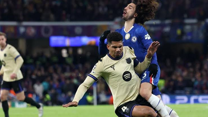 Ronald Araujo trung vệ thép